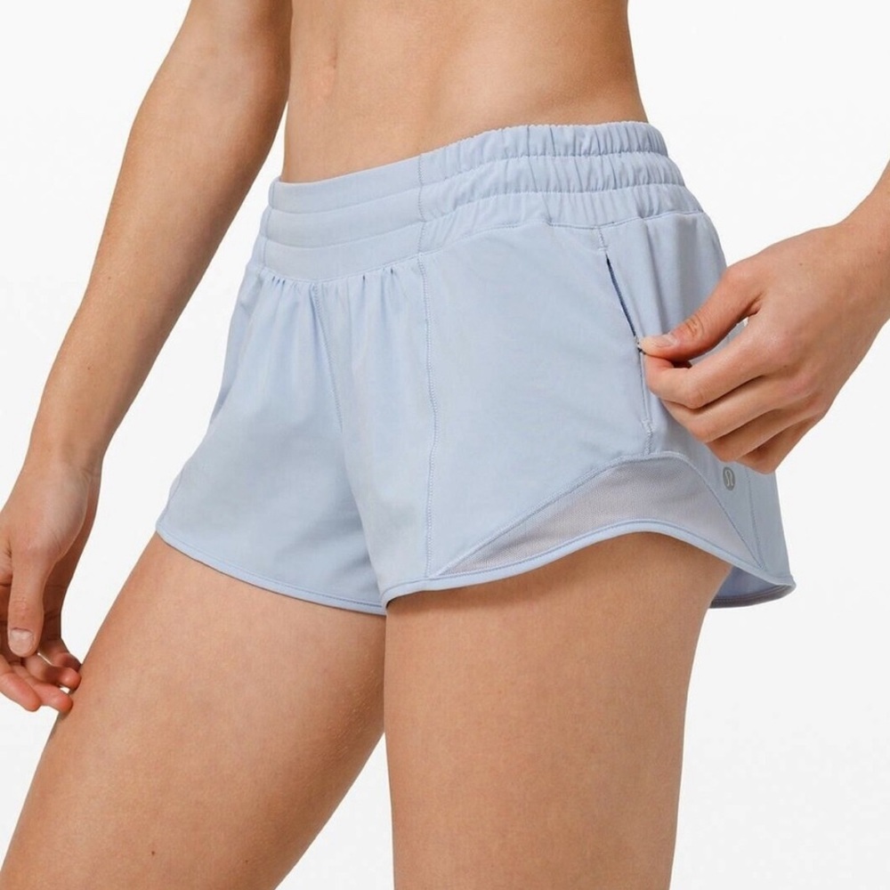 Lululemon Hotty Hot Low-Rise Lined Short 2.5”